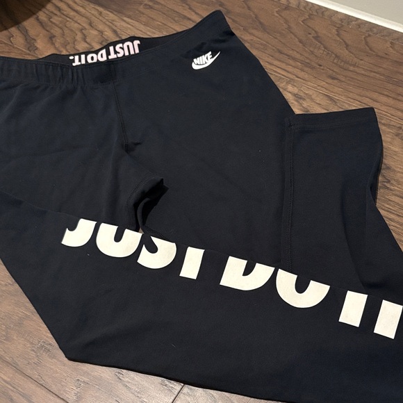 Nike womens Black 'Just Do It' Leggings - Picture 2 of 3